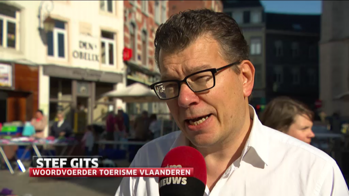 Stef Gits, woordvoerder van Toerisme Vlaanderen, voor de camera